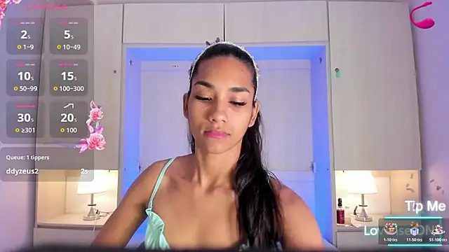 AnahiCollins online show from January 13, 2026, 11:37 am