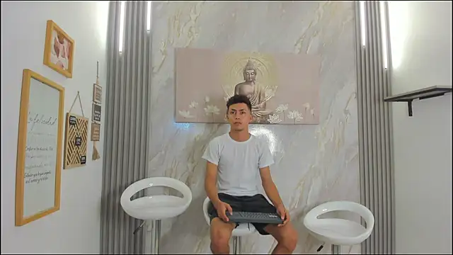 Snapshot of VERY_HOT_GUYS chatting on January 18, 2026, 2:32 pm VERY HOT GUYS online show from January 18, 2026, 2:32 pm