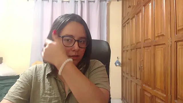 Snapshot of Venus_cat_ chatting on February 11, 2026, 3:11 am Venus cat online show from February 11, 2026, 3:11 am