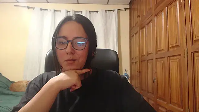 Snapshot of Venus_cat_ chatting on February 16, 2026, 9:33 pm Venus cat online show from February 16, 2026, 9:33 pm