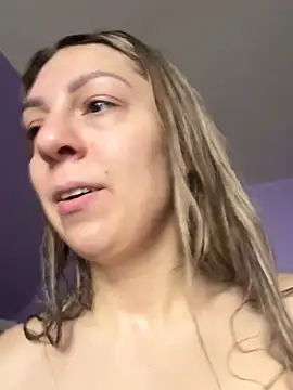 Snapshot of AmberLustXXX chatting on November 30, 2025, 5:39 pm AmberLustXXX online show from November 30, 2025, 5:39 pm