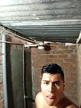 Snapshot of Alex321Flores chatting on February 9, 2026, 5:39 pm Alex321Flores online show from February 9, 2026, 5:39 pm