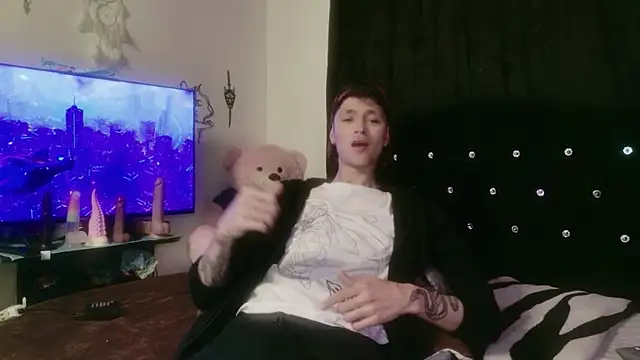 Tyler cat online show from November 29, 2025, 1:08 am