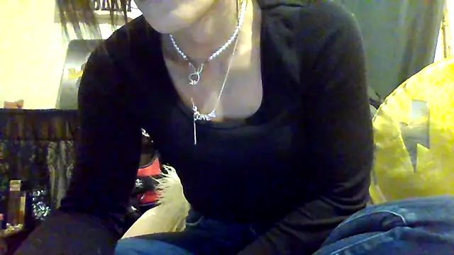 Snapshot of Rileyy7tk chatting on December 22, 2025, 9:39 am Rileyy7tk online show from December 22, 2025, 9:39 am