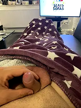 Snapshot of Sklavekay chatting on October 3, 2025, 9:56 pm Sklavekay online show from October 3, 2025, 9:56 pm