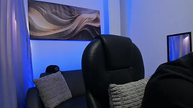 Leoo Miller online show from February 18, 2026, 4:41 am