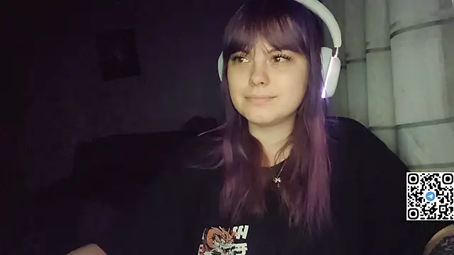 Snapshot of KristiBloom chatting on February 15, 2026, 8:05 pm KristiBloom online show from February 15, 2026, 8:05 pm