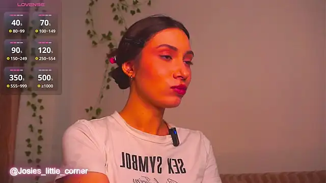 Snapshot of MissyHuf chatting on February 7, 2026, 8:07 am MissyHuf online show from February 7, 2026, 8:07 am