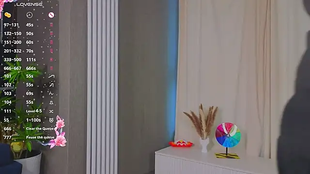 kitsun ne online show from February 26, 2026, 5:39 am