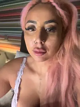 Snapshot of zara_bellexx chatting on December 14, 2025, 5:18 pm zara bellexx online show from December 14, 2025, 5:18 pm