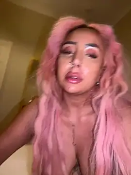 Snapshot of zara_bellexx chatting on December 21, 2025, 3:35 am zara bellexx online show from December 21, 2025, 3:35 am