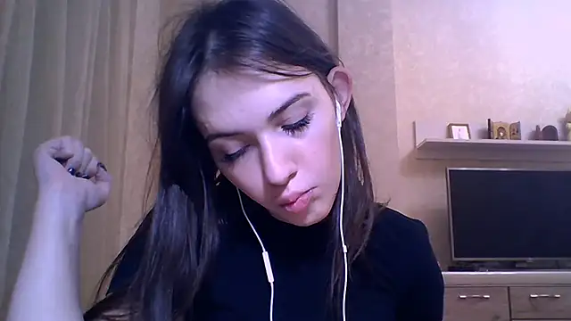 CeyaLier online show from November 11, 2025, 5:02 pm