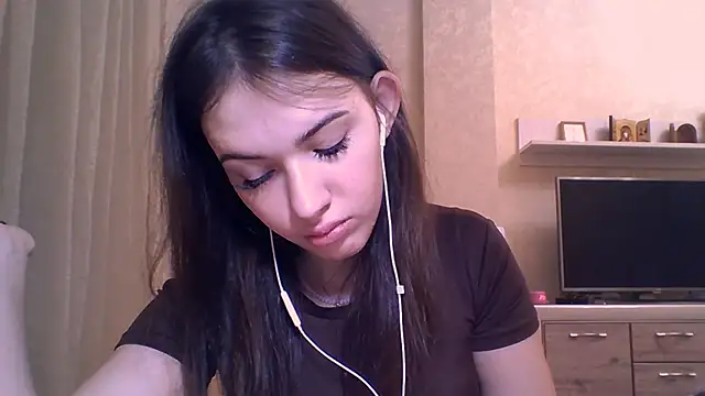 CeyaLier online show from November 13, 2025, 5:12 pm