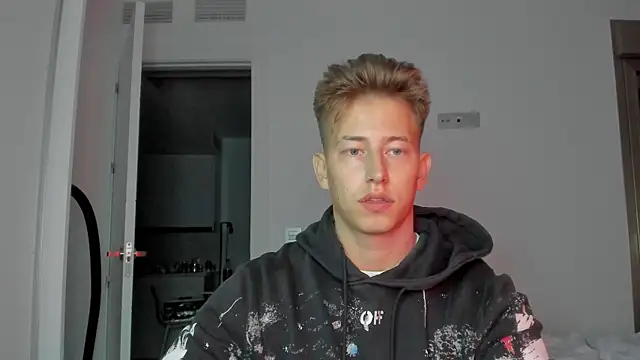 Snapshot of find0m_master chatting on December 20, 2025, 11:56 pm find0m master online show from December 20, 2025, 11:56 pm