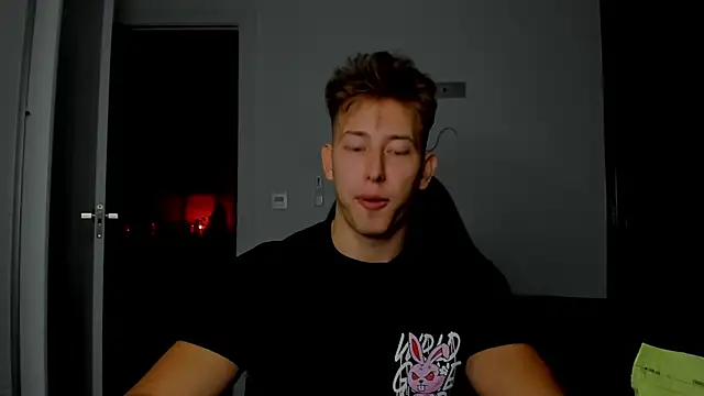 Snapshot of find0m_master chatting on January 16, 2026, 9:41 pm find0m master online show from January 16, 2026, 9:41 pm