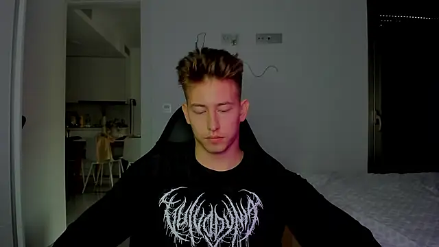 Snapshot of find0m_master chatting on February 15, 2026, 1:52 pm find0m master online show from February 15, 2026, 1:52 pm