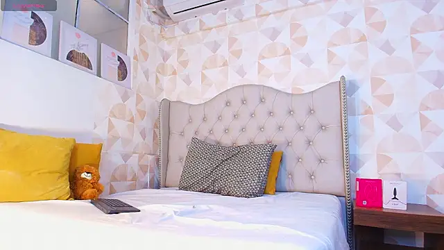 Snapshot of Siriuss_Collin chatting on February 5, 2026, 2:43 pm Siriuss Collin online show from February 5, 2026, 2:43 pm