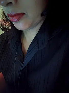 Snapshot of Royal_Shona chatting on October 23, 2025, 6:17 pm Royal Shona online show from October 23, 2025, 6:17 pm