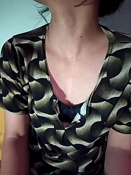 Snapshot of Royal_Shona chatting on November 17, 2025, 6:35 pm Royal Shona online show from November 17, 2025, 6:35 pm