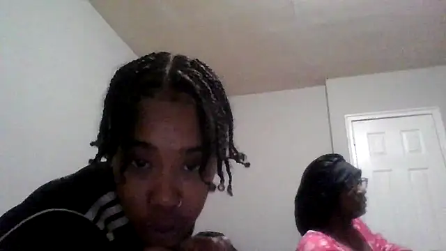 Snapshot of dezzidavill chatting on February 16, 2026, 3:24 am dezzidavill online show from February 16, 2026, 3:24 am