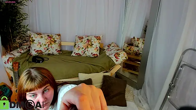 Snapshot of Rene_Shine chatting on October 18, 2025, 9:21 am Rene Shine online show from October 18, 2025, 9:21 am