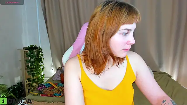 Snapshot of Rene_Shine chatting on October 22, 2025, 10:37 am Rene Shine online show from October 22, 2025, 10:37 am