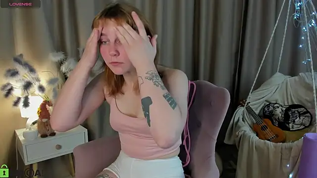 Snapshot of Rene_Shine chatting on October 29, 2025, 10:39 am Rene Shine online show from October 29, 2025, 10:39 am