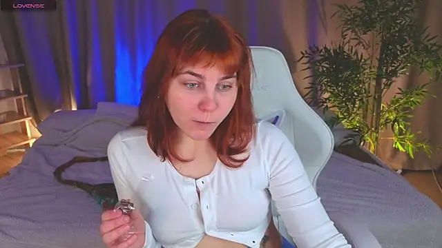 Snapshot of Rene_Shine chatting on February 10, 2026, 4:22 pm Rene Shine online show from February 10, 2026, 4:22 pm