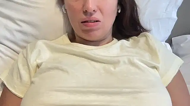 Snapshot of CArivora chatting on February 22, 2026, 8:46 am CArivora online show from February 22, 2026, 8:46 am