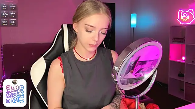 Snapshot of EvaPeace chatting on February 28, 2026, 8:10 pm EvaPeace online show from February 28, 2026, 8:10 pm