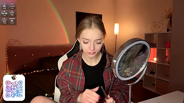 Snapshot of EvaPeace chatting on March 3, 2026, 8:37 pm EvaPeace online show from March 3, 2026, 8:37 pm