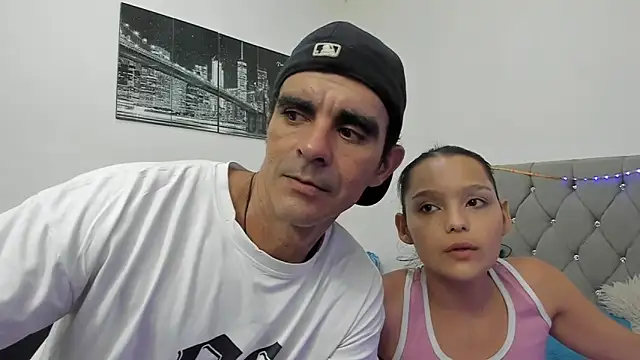 Snapshot of Sofi_And_Santy chatting on February 8, 2026, 1:20 am Sofi And Santy online show from February 8, 2026, 1:20 am