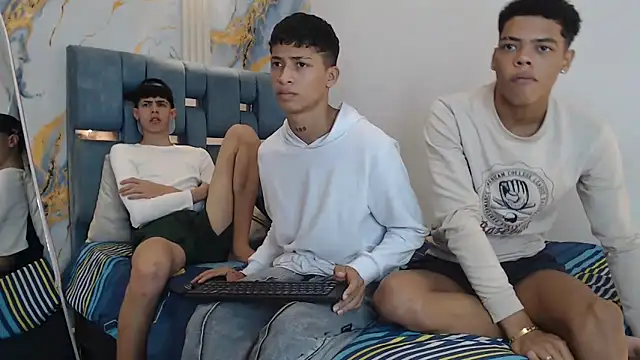 Snapshot of EMPIRE_BOYS1 chatting on February 19, 2026, 7:32 pm EMPIRE BOYS1 online show from February 19, 2026, 7:32 pm