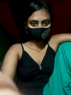 Snapshot of Night_Queen20 chatting on October 31, 2025, 8:37 am Night Queen20 online show from October 31, 2025, 8:37 am