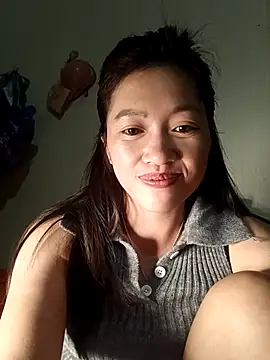 Snapshot of -Paige- chatting on February 27, 2026, 10:32 pm -Paige- online show from February 27, 2026, 10:32 pm