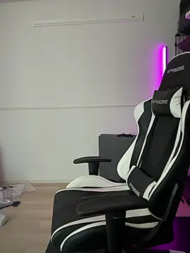 ericiii online show from February 27, 2026, 4:45 am