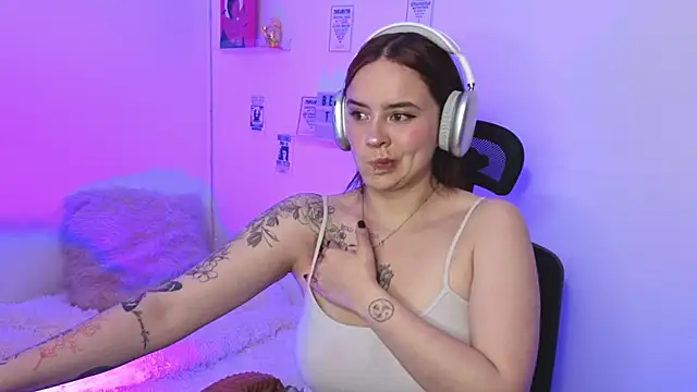 Emily Lindey online show from February 24, 2026, 6:55 am