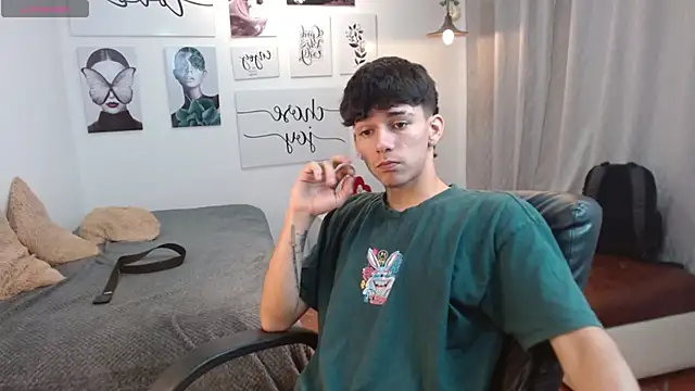 AmethystShadow17 online show from November 4, 2025, 3:55 pm