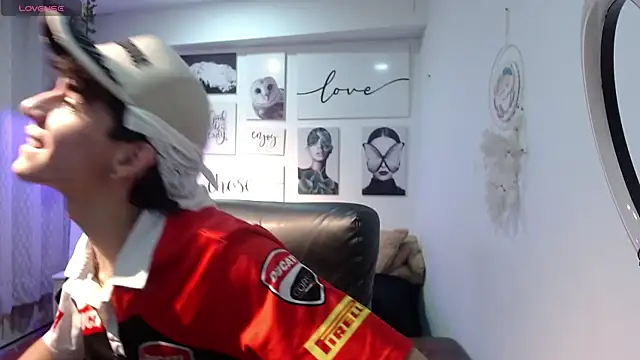 AmethystShadow17 online show from February 7, 2026, 7:50 pm