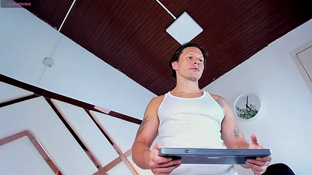 Snapshot of Justin_valverde chatting on February 8, 2026, 2:15 am Justin valverde online show from February 8, 2026, 2:15 am