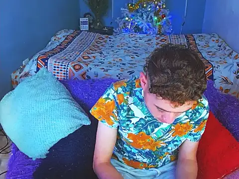 Snapshot of Latin_boysxxxx chatting on December 5, 2025, 4:36 pm Latin boysxxxx online show from December 5, 2025, 4:36 pm