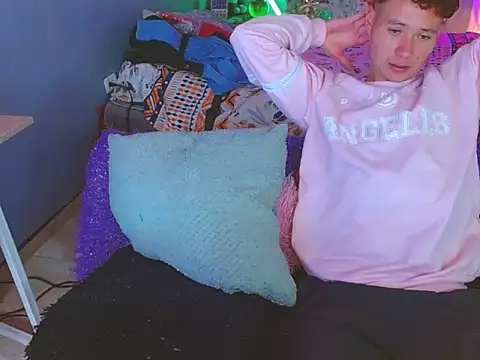 Snapshot of Latin_boysxxxx chatting on December 16, 2025, 7:08 pm Latin boysxxxx online show from December 16, 2025, 7:08 pm