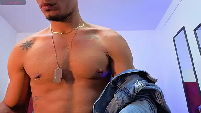 Snapshot of DaamonSlader_ chatting on October 30, 2025, 8:31 pm DaamonSlader online show from October 30, 2025, 8:31 pm