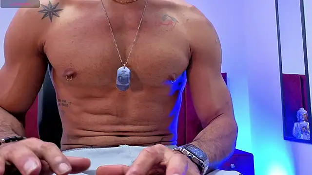 Snapshot of DaamonSlader_ chatting on November 1, 2025, 8:11 pm DaamonSlader online show from November 1, 2025, 8:11 pm