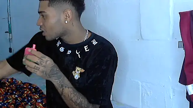 AXionX online show from February 22, 2026, 1:07 am