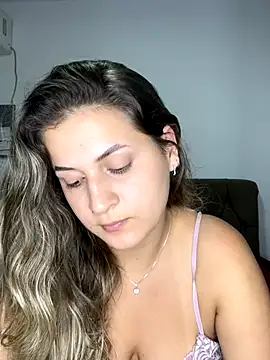 Snapshot of solmartins chatting on November 21, 2025, 11:58 pm solmartins online show from November 21, 2025, 11:58 pm