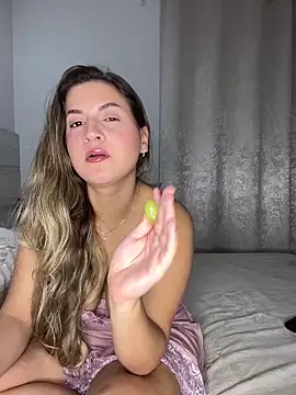 Snapshot of solmartins chatting on November 28, 2025, 12:13 am solmartins online show from November 28, 2025, 12:13 am