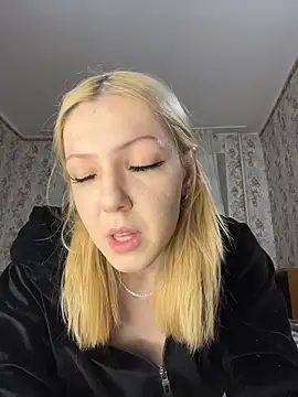 AlexandraXKitty online show from March 3, 2026, 9:21 pm