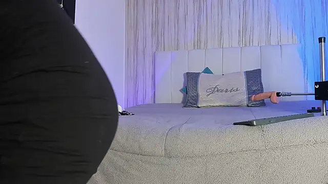 eimy angels online show from October 27, 2025, 6:34 pm