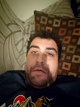 Snapshot of GluingPerson chatting on November 15, 2025, 11:43 pm GluingPerson online show from November 15, 2025, 11:43 pm